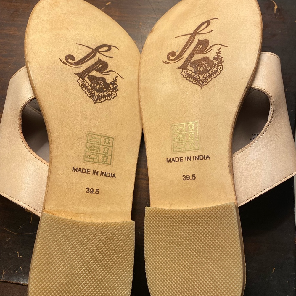 Free people New in box  San Antoni Slide Size 39 1/2 color Natural - Picture 5 of 8